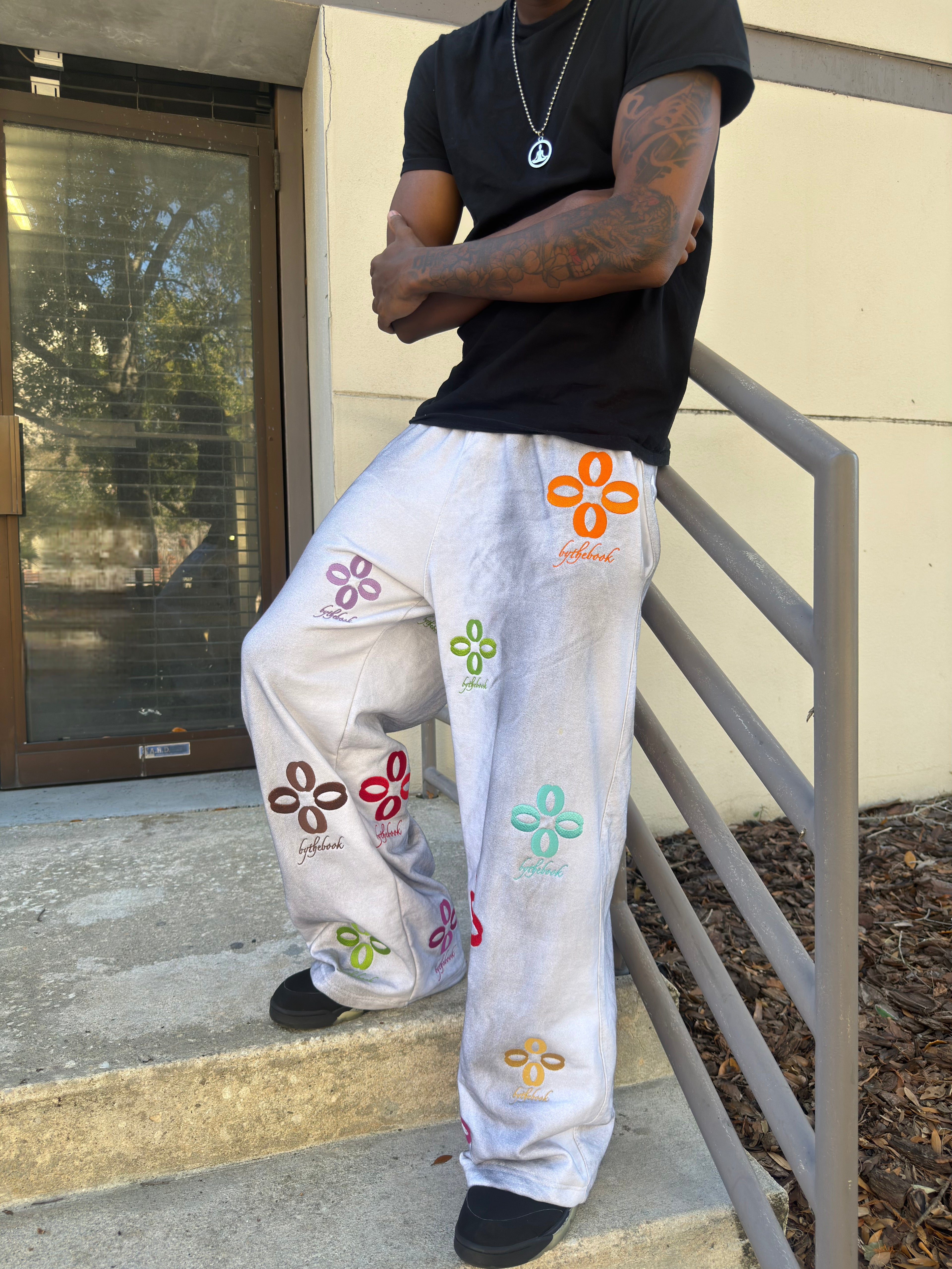 FLORAL SWEATS- WHITE