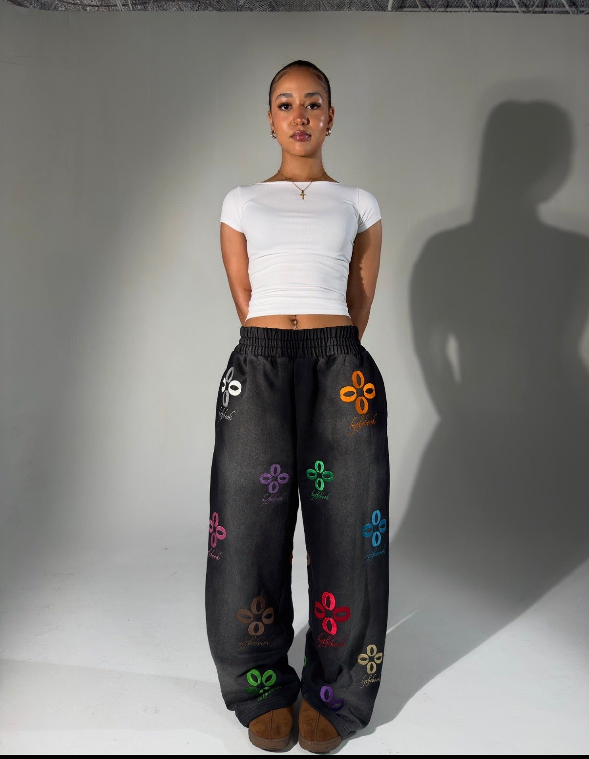 FLORAL SWEATS- BLACK